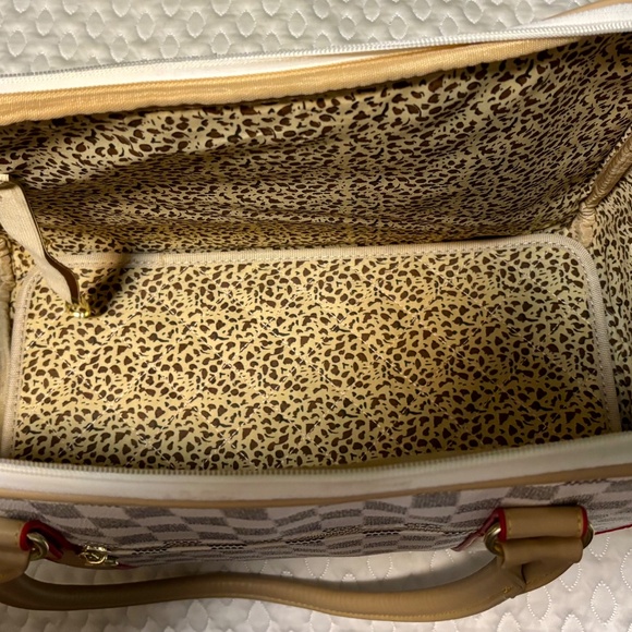 Inspired Small Dog carrier - Picture 5 of 13